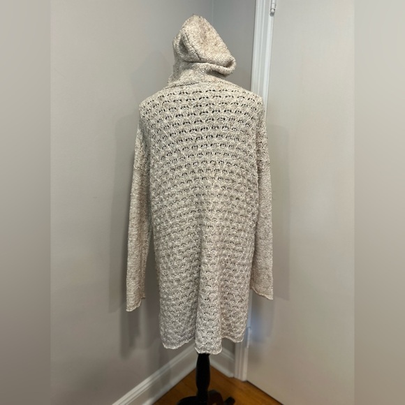 Free People Oversized Sz: S Cable Knit Chunky Cream Cardigan. Toggle Buttons. - Picture 15 of 16